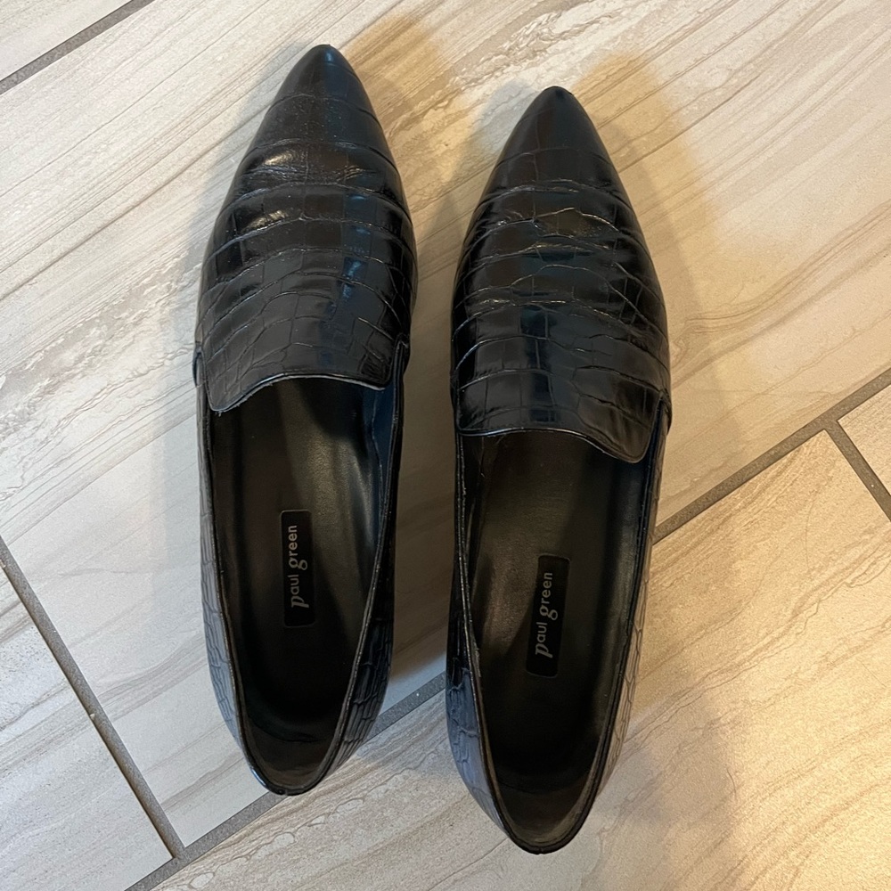 Paul Green black leather loafer size 4 1/2 (women’s 7)